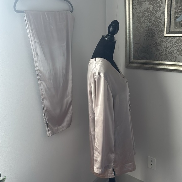 Jaclyn Smiths champagne two‎ piece satin vintage pajama set Sz Large - Picture 4 of 5